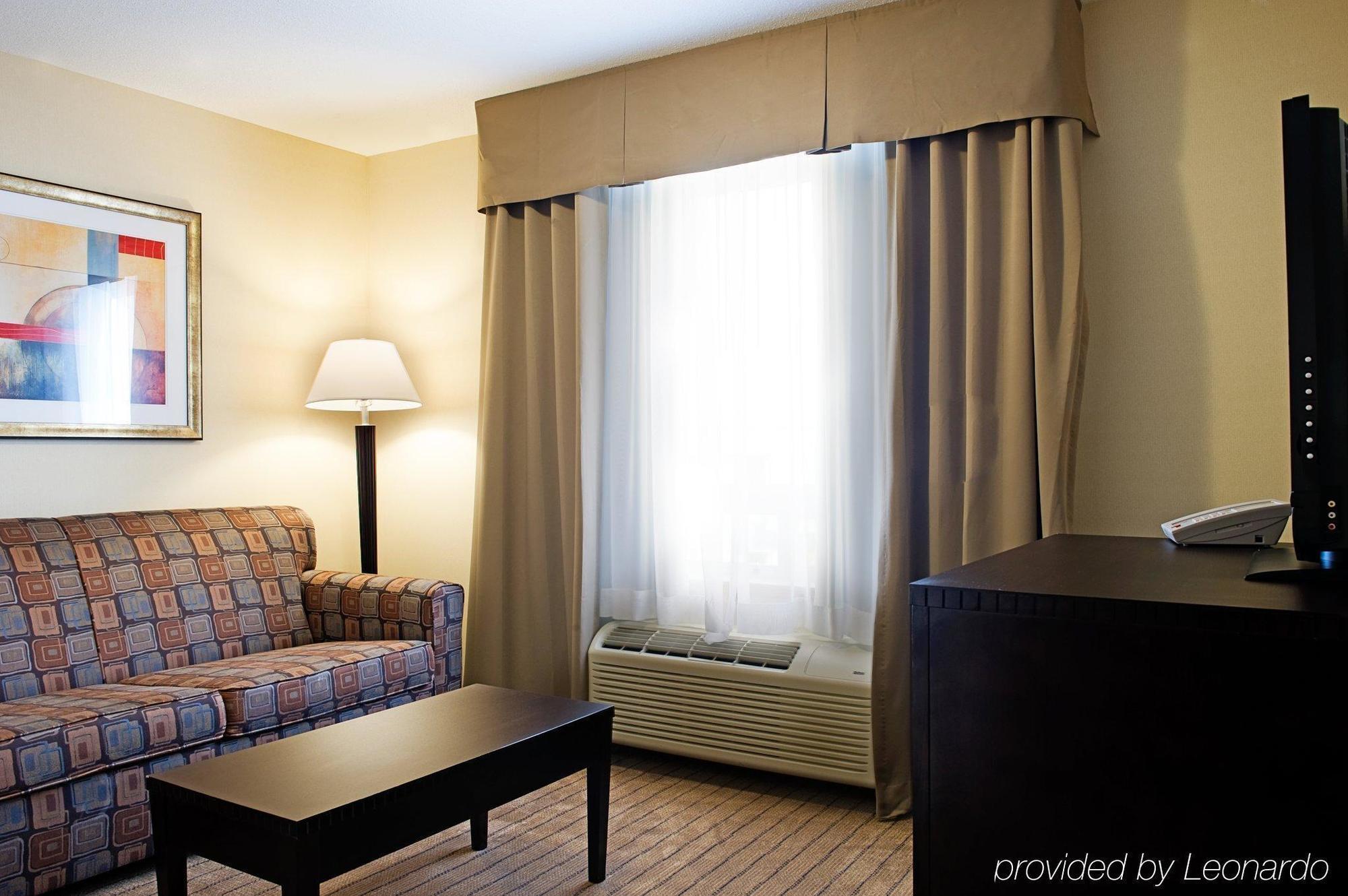 Ramada By Wyndham Prince Albert Bilik gambar