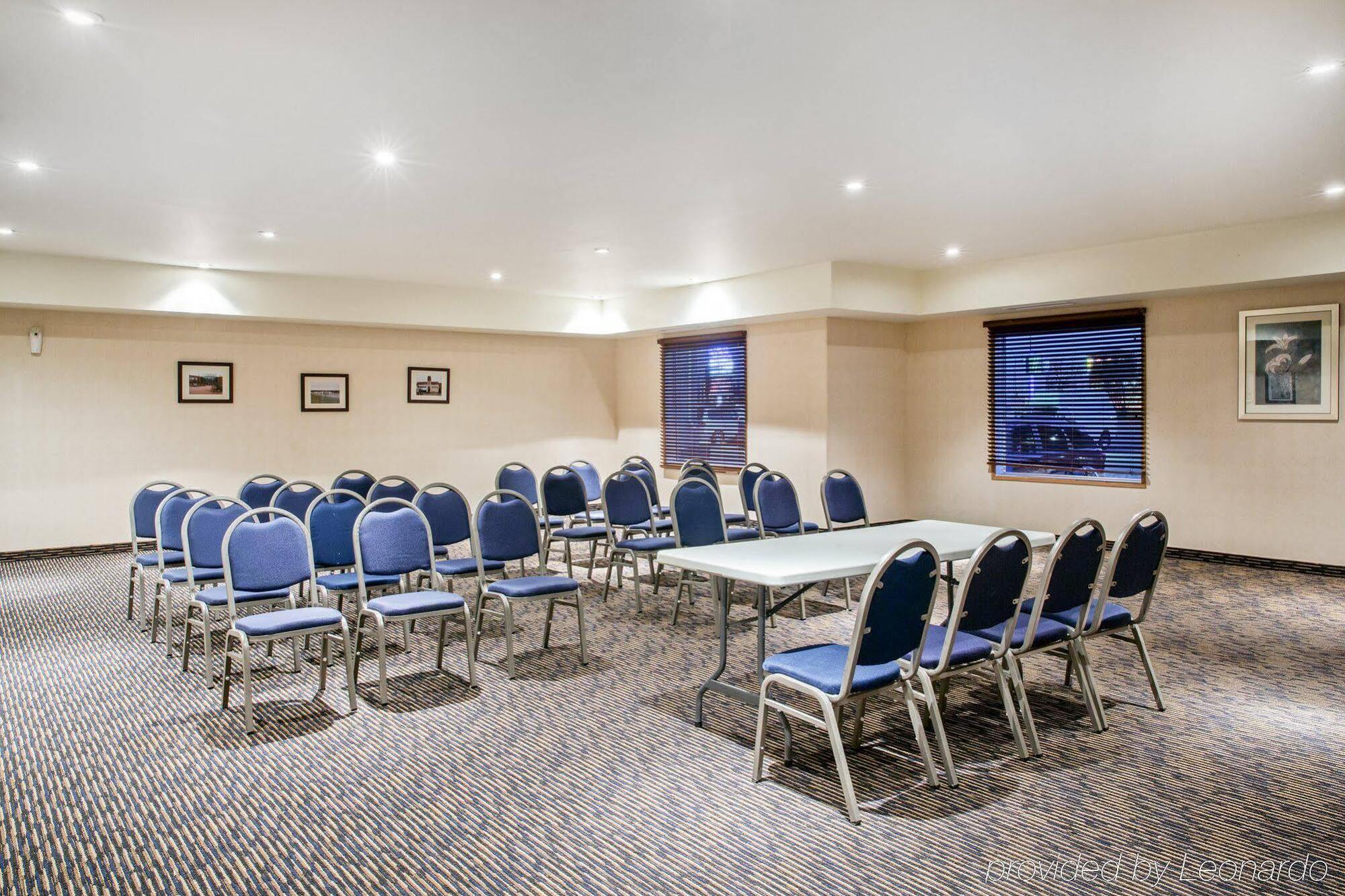 Ramada By Wyndham Prince Albert Luaran gambar