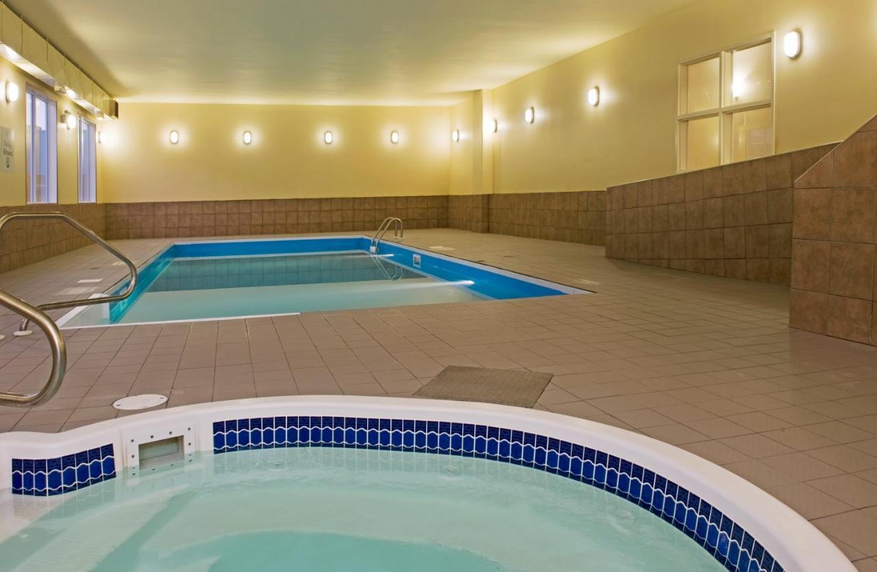 Ramada By Wyndham Prince Albert Luaran gambar